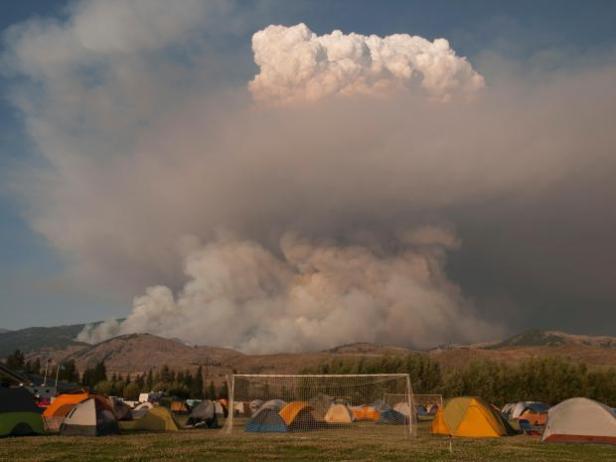 Plume from Cougar Flat fire over Liberty Bell ICP [Photo Courtesy: inciweb]