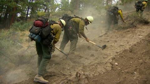 Firefighters digging Fire Line on East Zone [Photo Credit: inciweb]