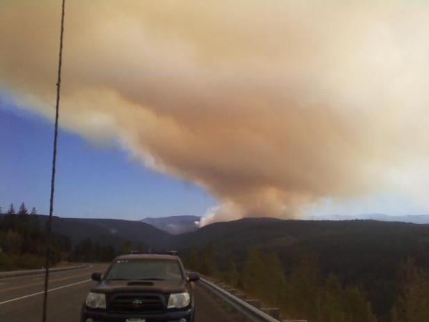 View seen from Hwy 224, approximately 4 miles from Estacada [Photo Courtesy: inciweb]